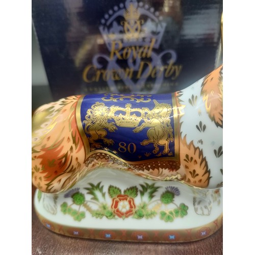 118 - Royal crown Derby paperweight The Royal Windsor Corgi commissioned by  Peter Jones  with stopper and... 