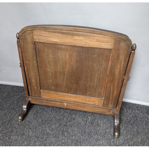 167 - Whytock & Reid MAHOGANY DRESSING TABLE MIRROR, EARLY 20TH CENTURY,
The swing mirror with shaped fram... 