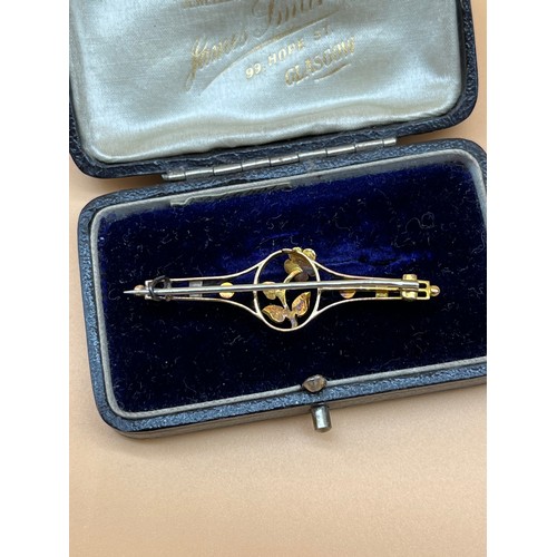 32 - Edwardian 9ct gold bar brooch set with seed pearls. Comes with original box. [2.15grams]