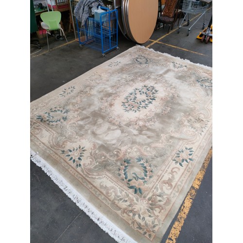 169a - Large cream rug