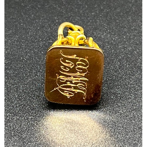 501 - Antique 9ct yellow gold fob seal, Engraved Monogram. [5.39grams]