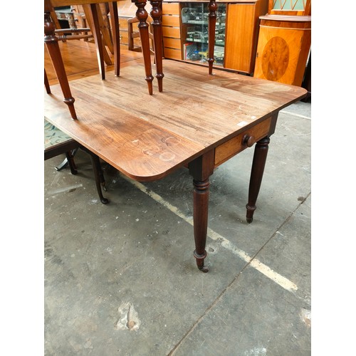 327 - Victorian Pembroke drop leaf table