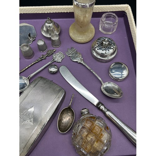 113 - Collection of loose scrap silver includes preserve lids, Thimbles, Sterling silver and enamel Hesten... 