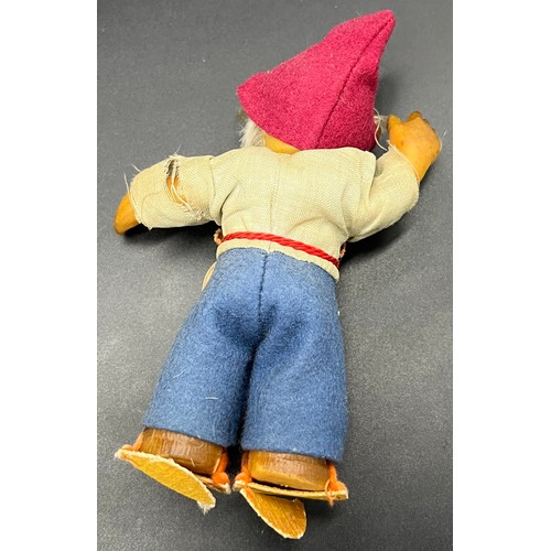 107 - Vintage small Steiff Gucki gnome figure. [13cm high]