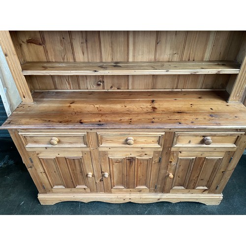 305 - Large antique style pine kitchen dresser. [Separates into two pieces] [204x153x45cm]