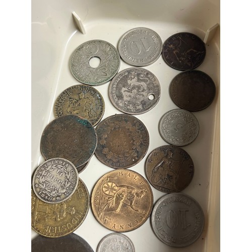 32 - A Collection of mixed world coins to include various silver coins.