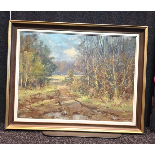 167 - Oil on board depicting a landscape signed JD Henderson
[55x70cm]