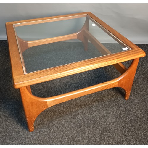 333 - Mid-century teak coffee table [Stateroom][41x75x75cm]