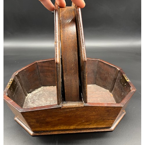 143 - 19th century sewing box, fitted with handle.