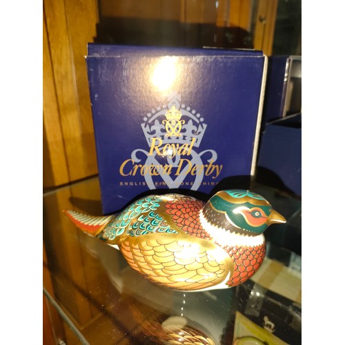 118 - The Royal crown Derby collectors guide Woodland Pheasant paperweight with stopper & box