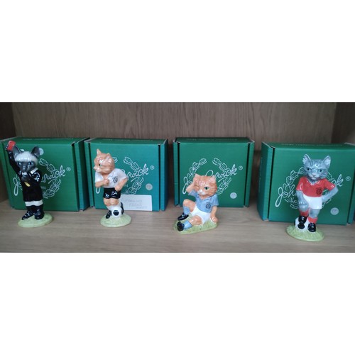 156 - 4 Beswick Football series cat figures with boxes