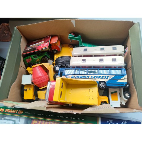 178 - Selection of boxed truck models includes corgi Eddie Stobart together with box of loose vehicles