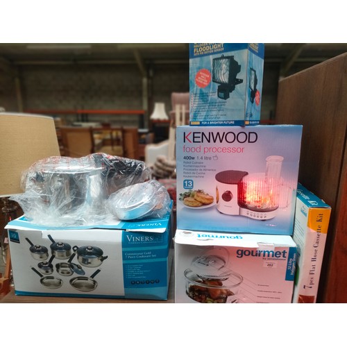 262 - Selection of new kitchen electricals includes Kenwood food processor, New Viners pot set & steam pot... 