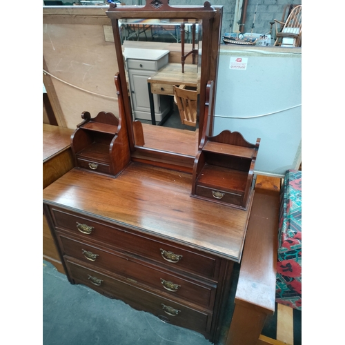 314 - Victorian mahogany 3 drawer dressing table with fitted mirror top