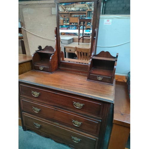 314 - Victorian mahogany 3 drawer dressing table with fitted mirror top