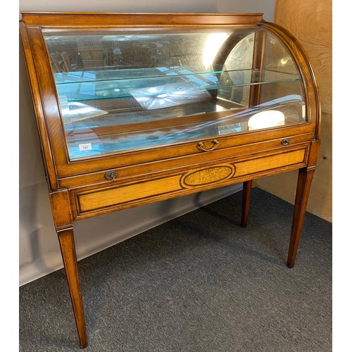 791 - 20th century glass curved front display cabinet. Comes with keys. [132x118x50cm]