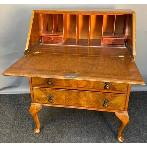 780 - 20th century three drawer bureau [104x76x43cm]