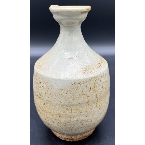 600 - Antique Chinese Guan- type vase, with a greyish crackled celadon glaze, raised on a short foot. [17c... 