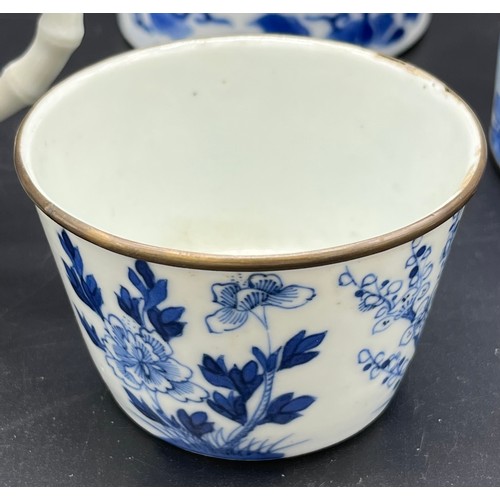 603 - A Collection of Chinese blue and white porcelain wares. Kangxi Nian Zhi - 