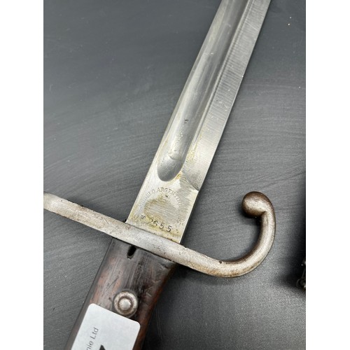 817 - 1909 Modelo Argentino military Bayonet with scabbard. Solingen blade.