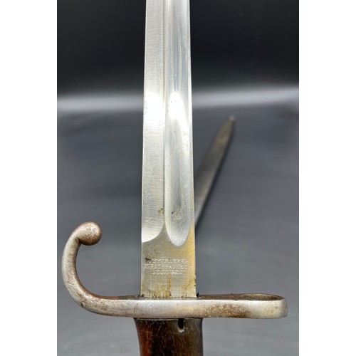 817 - 1909 Modelo Argentino military Bayonet with scabbard. Solingen blade.