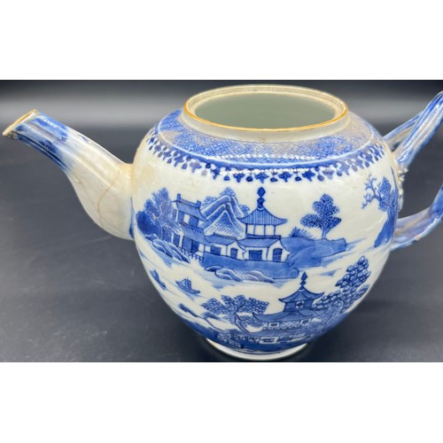 726 - 19th century blue and white teapot design in an oriental manner. [As Found]