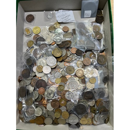 11A - A Large quantity of mixed world coins.