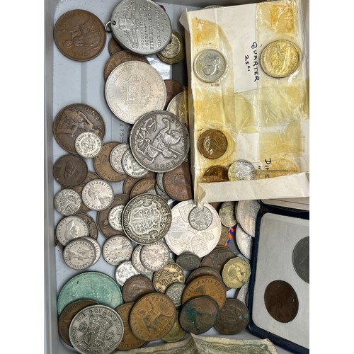 20A - A Tray of mixed world coins to include 1925 Silver Crown, 1920 half crown, silver three pences, deci... 