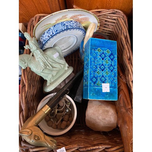 94 - A Basket of collectables includes salt crystal, pilkington Jackson Robert the Bruce figure and other... 