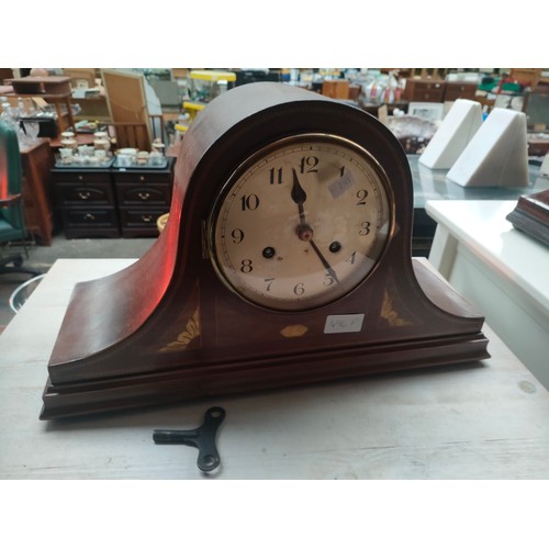 496P - Edwardian cased mantel clock, comes with pendulum and key