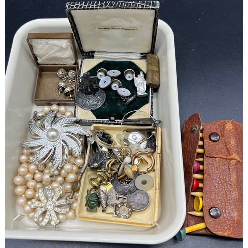 25J - A Tray of mixed jewellery and collectable odds to include white metal Dutch figure, Sterling silver ... 