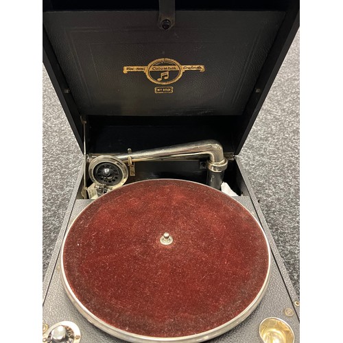 845 - Antique portable gramophone produced by Columbia. In a working condition.