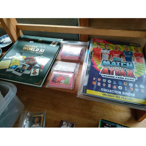 252 - Shelf of collectable cards football playing includes subbuteo cards etc