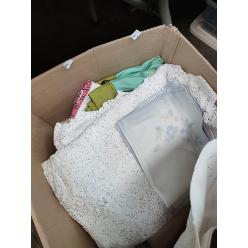 292 - Box of vintage linen