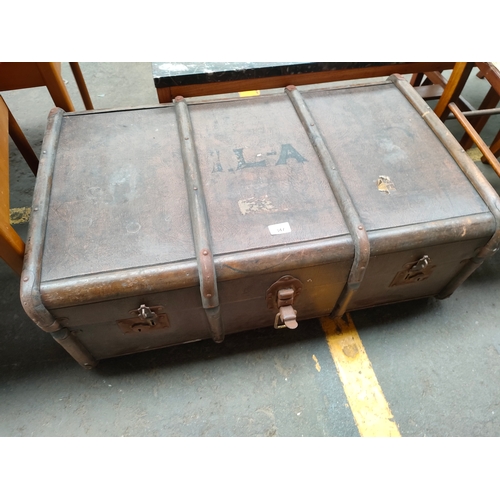 347 - Vintage travel trunk