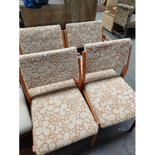 361 - Set of 4 Mid century dinning room chairs