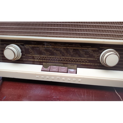 405 - Vintage Nordmende Radio