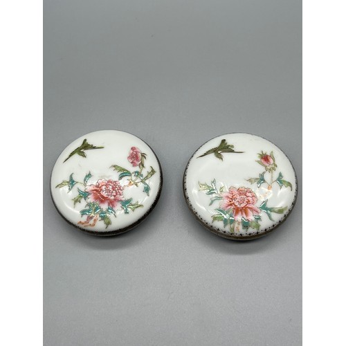 542 - Two Chinese Hongxian (Yuan Shikai) 1915-16
hand painted lidded ink pots. Hand painted with flower an... 