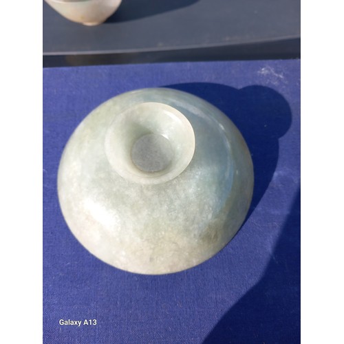 540 - Antique Chinese jade tea cup and cover. Hight of cup 5 cm Diameter 11 cm.
High of cover 3cm, Diamete... 