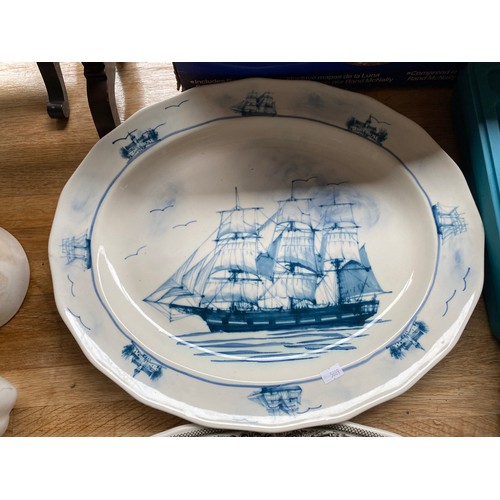 208 - Mason's Angling series dinner platter 'The Bailiff' together with Oxney Green blue and white Galleon... 