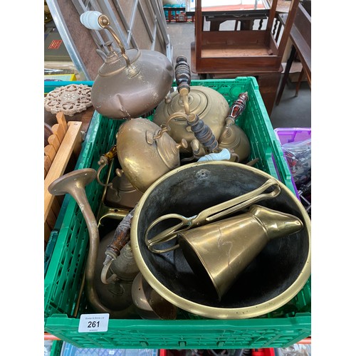 261 - Crate of brass wares to include kettles, bowls, jug and fixtures