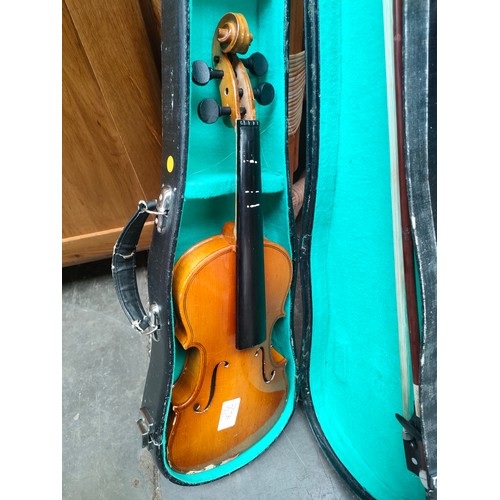 365A - Vintage violin in fitted case with bow