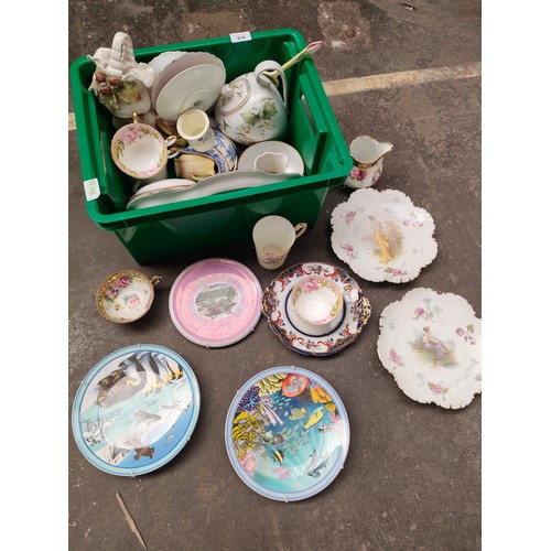 470 - Box of collectable porcelain and tea ware to include Aynsley, Royal Worcester and Paragon.