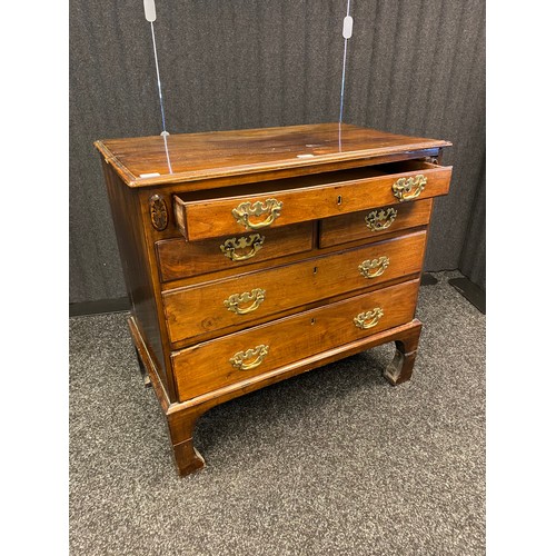 537 - 18th century pedestal chest of drawers, fitted with brass swing handles. [89x94x54cm]