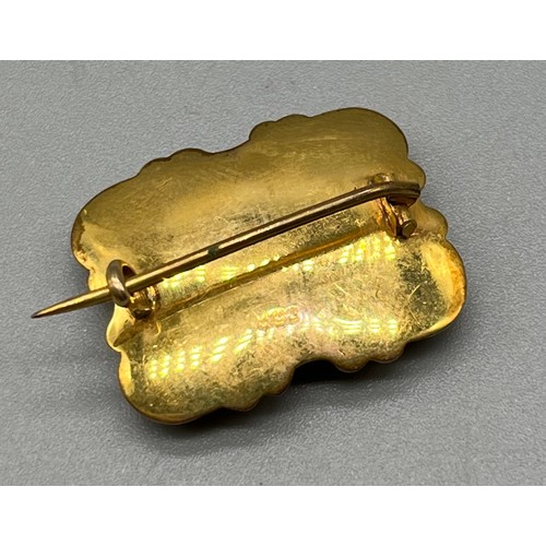 75 - A Small Victorian Gold brooch. [3.39grams]