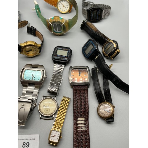 89 - A small box containing a collection of mixed watches to include Casio digital watches, Fossil, Bench... 