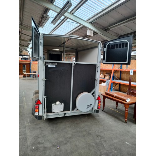 200A - Ifor Williams Horse Trailer, Type- 2Sb, Comes with documentation. Only used once for transporting a ... 