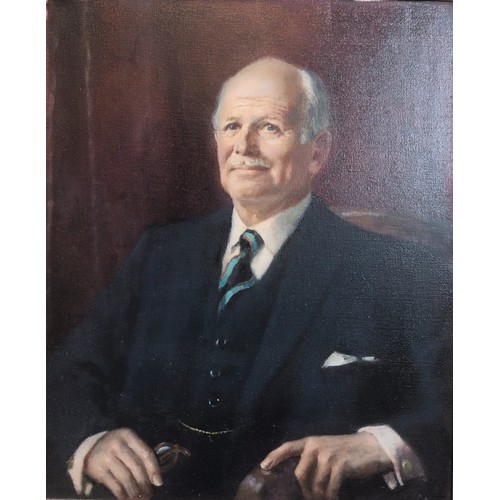 904 - John Gilroy (1898 -1985)
Large oil Portrait of Leslie Letts dated 1978 within a moulded frame, signe... 