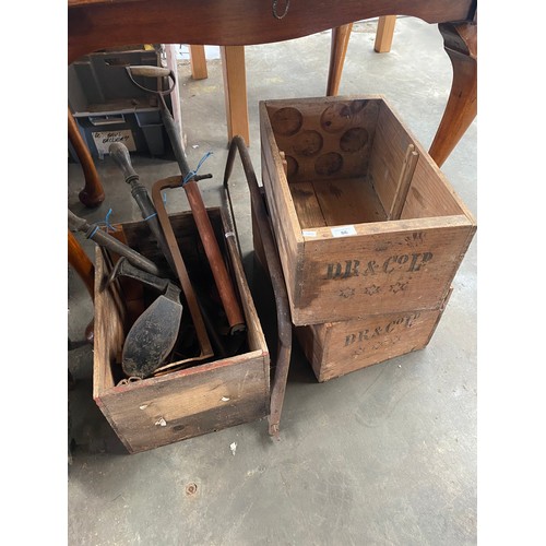 86 - A Lot of three advertising wooden crates, tree saw, vintage animal traps and shoe last