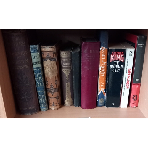 227 - A Collection of iconic books to include Star Wars, Star Trek, Stephen King along with vintage public... 